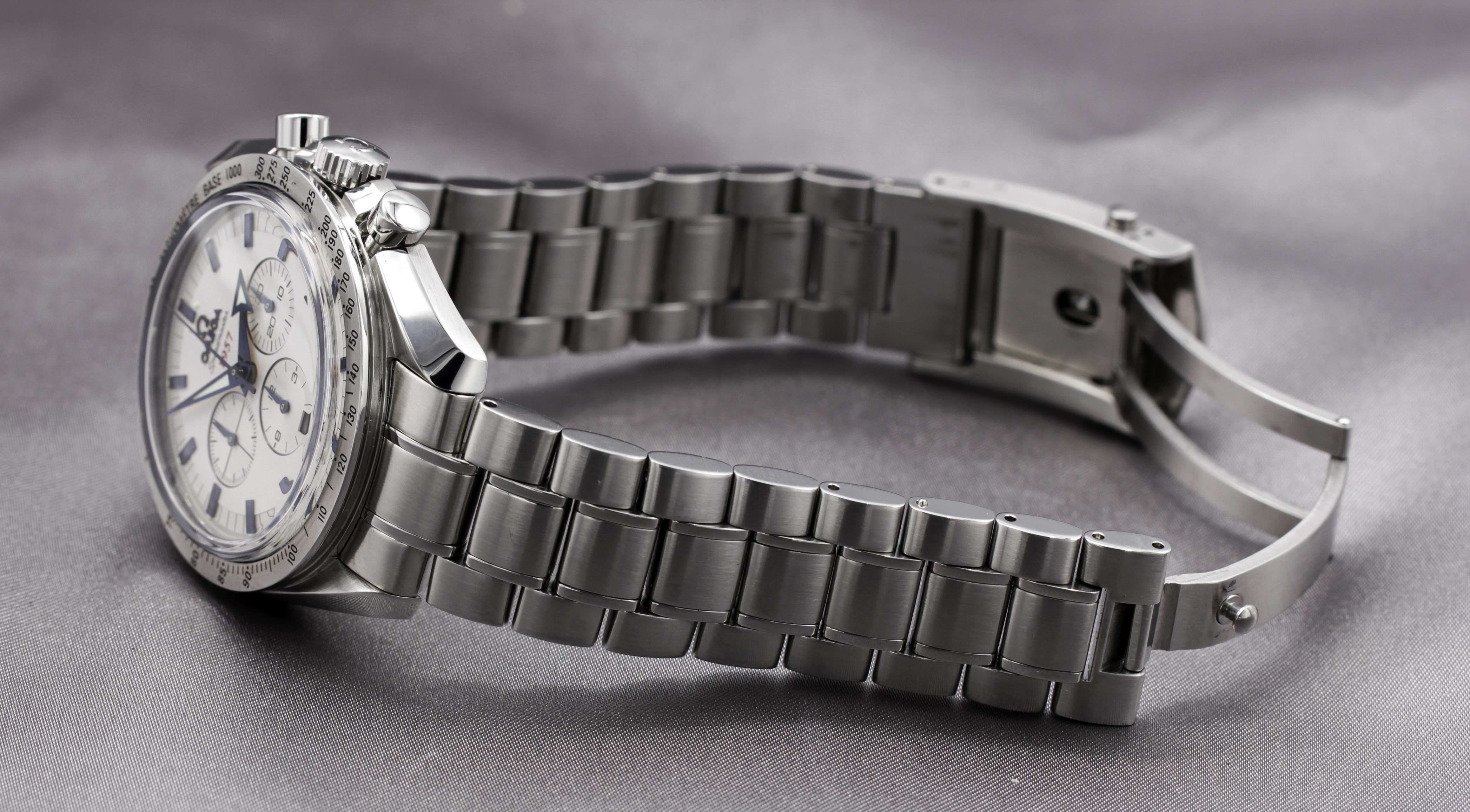 Omega Speedmaster Broad Arrow Co-Axial Chronometer Chronograph 42 mm ref. 321.10.42.50.02.001 — actual watch photograph